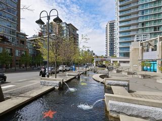 Photo 3: 602 751 Fairfield Rd in Victoria: Vi Downtown Condo for sale : MLS®# 896107