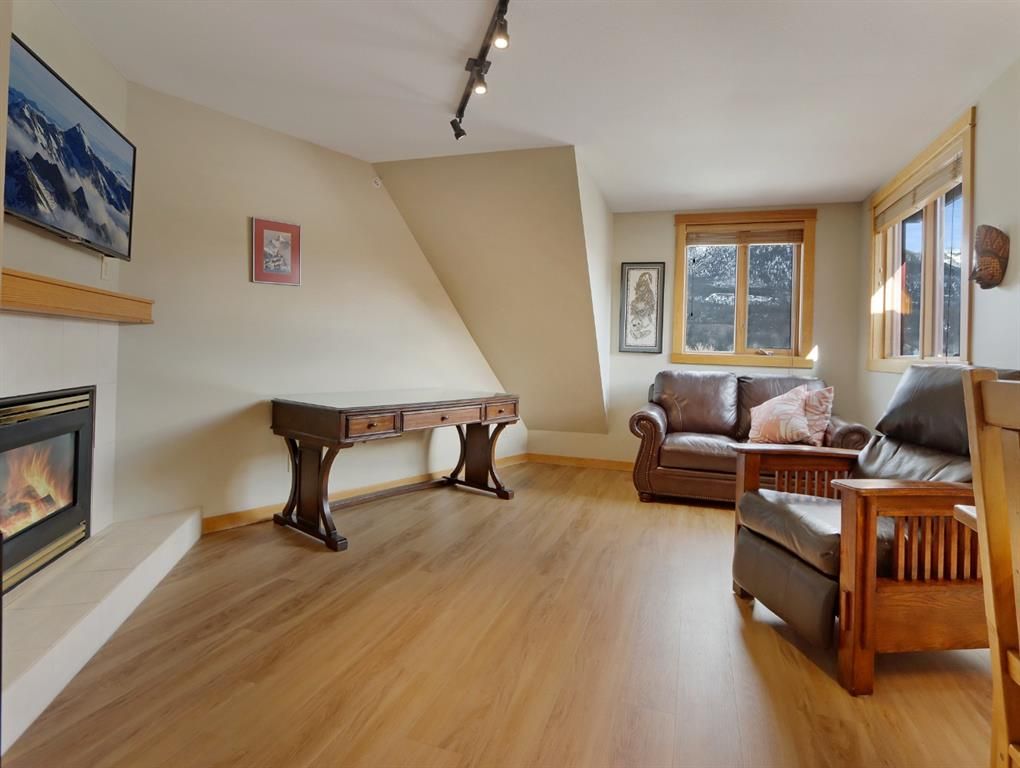 Main Photo: 308 743 Railway Avenue: Canmore Apartment for sale : MLS®# A1196571