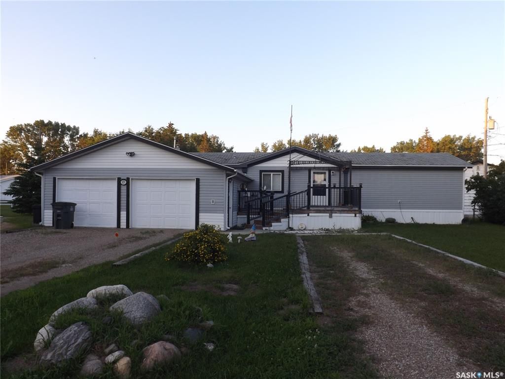 Main Photo: 317 Railway Crescent North in Midale: Residential for sale : MLS®# SK902704