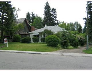 Photo 3: 1017 Dorchester Avenue SW in CALGARY: Mount Royal Residential Detached Single Family for sale (Calgary)  : MLS®# C3256523