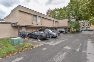 Photo 2: 98 17718 60 Avenue in Surrey: Cloverdale BC Townhouse for sale in "Clover Park Gardens" (Cloverdale)  : MLS®# R2339637
