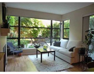Photo 1: 206 124 West 3rd Street in The Vogue: Lower Lonsdale Home for sale () 