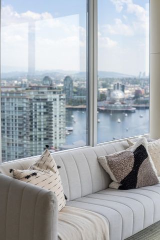 Photo 6: 3303 1033 MARINASIDE Crescent in Vancouver: Yaletown Condo for sale in "Quaywest" (Vancouver West)  : MLS®# R2716652
