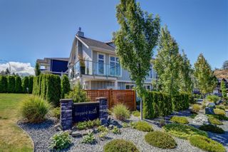 Photo 3: 5800 LINLEY VALLEY Dr in Nanaimo: Na North Nanaimo Half Duplex for sale : MLS®# 938272