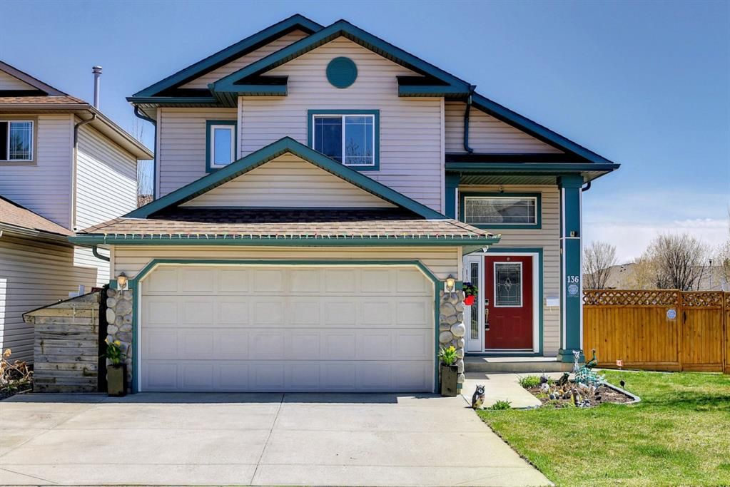 Main Photo: 136 Fairways Drive NW: Airdrie Detached for sale : MLS®# A1217719
