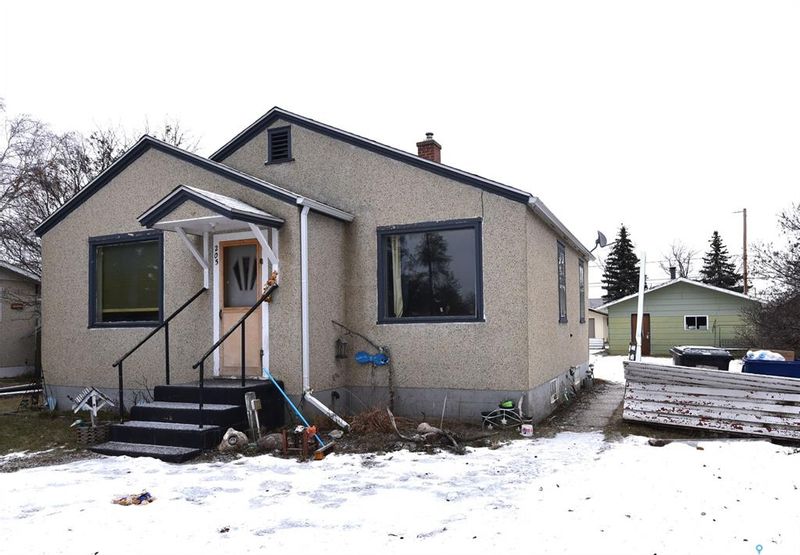 FEATURED LISTING: 205 5th Street North Nipawin