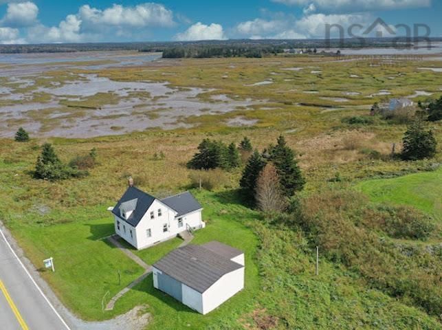 Main Photo: 6632 207 Highway in Grand Desert: 31-Lawrencetown, Lake Echo, Port Residential for sale (Halifax-Dartmouth)  : MLS®# 202322078