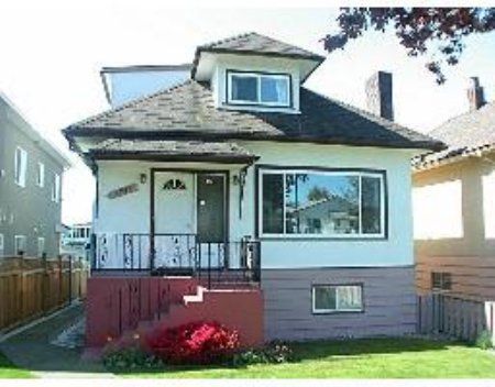 Main Photo: 3342 CLIVE AVENUE: House for sale (Collingwood VE)  : MLS®# V532963