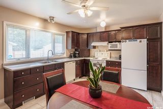 Photo 6: 410 Witney Avenue South in Saskatoon: Meadowgreen Residential for sale : MLS®# SK941364
