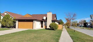 Photo 2: 110 Bender Bay in Winnipeg: Maples Residential for sale (4H)  : MLS®# 202225285