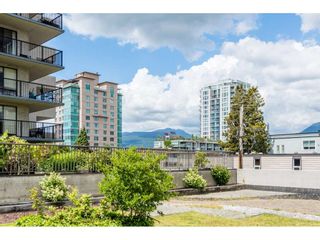 Photo 34: 607 150 E 15TH Street in North Vancouver: Central Lonsdale Condo for sale in "Lion's Gate Plaza" : MLS®# R2463115
