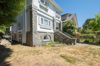 Photo 3: 2575 W 3 Avenue in Vancouver: Kitsilano House for sale (Vancouver West)  : MLS®# R2868577