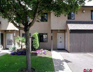 Photo 1: 26 20307 53RD AV in Langley: Langley City Townhouse for sale in "MCMILLAN PLACE" : MLS®# F2514301