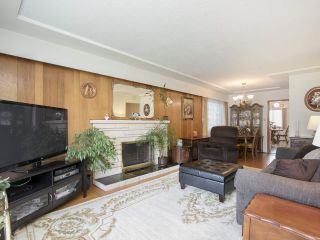 Photo 2: 3175 E 23RD Avenue in Vancouver: Renfrew Heights House for sale (Vancouver East)  : MLS®# R2177505