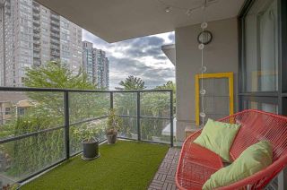 Photo 11: 501 1 RENAISSANCE Square in New Westminster: Quay Condo for sale in "THE Q" : MLS®# R2430832