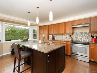 Photo 3: 1136 Lucille Dr in Central Saanich: CS Brentwood Bay House for sale : MLS®# 838973