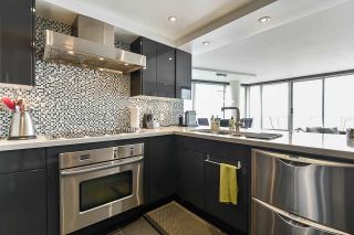 Photo 14: 1902 1228 MARINASIDE Crescent in Vancouver: Yaletown Condo for sale in "Crestmark II" (Vancouver West)  : MLS®# R2582919