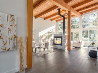 Photo 2: 3308 MAMQUAM Road in Squamish: University Highlands House for sale : MLS®# R2136551