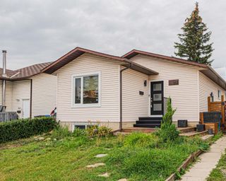 Photo 2: 152 Bedford Circle NE in Calgary: Beddington Heights Detached for sale : MLS®# A1254182