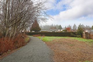 Photo 33: 2064 Valley View Dr in Courtenay: CV Courtenay East House for sale (Comox Valley)  : MLS®# 893143