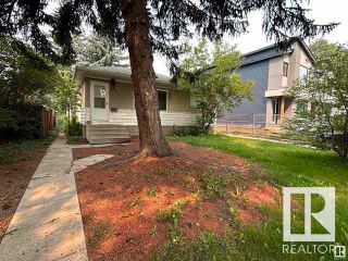 Photo 1: 8816 79 Street in Edmonton: Zone 18 House for sale : MLS®# E4385777