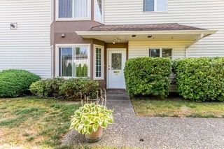 Photo 2: 31 46350 CESSNA Drive in Chilliwack: Chilliwack E Young-Yale Townhouse for sale in "Hamley Estates" : MLS®# R2197972