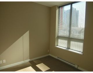 Photo 7: 401 531 BEATTY Street in Vancouver: Downtown VW Condo for sale in "531 BEATTY" (Vancouver West)  : MLS®# V667517