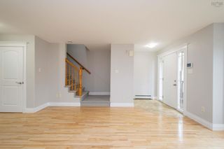 Photo 2: 152 Nadia Drive in Dartmouth: 10-Dartmouth Downtown to Burnsid Residential for sale (Halifax-Dartmouth)  : MLS®# 202320018