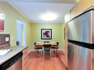 Photo 4: 8560 WOODGROVE PLACE in Burnaby: Forest Hills BN Townhouse for sale (Burnaby North)  : MLS®# R2273827