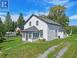 Photo 1: 83 DUNSFORD Road in Dunsford: House for sale : MLS®# 40480913