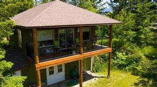 Photo 1: 3209 White Lake Road, in Tappen, BC: House for sale : MLS®# 10268943