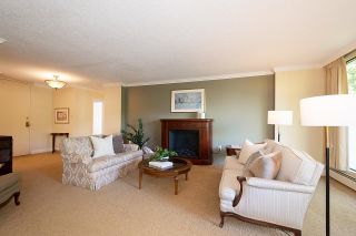 Photo 4: 301 5555 YEW Street in Vancouver: Kerrisdale Condo for sale in "Carlton Towers" (Vancouver West)  : MLS®# R2784998