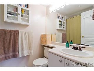 Photo 15: 307 2527 Quadra Street in VICTORIA: Vi Hillside Condo Apartment for sale (Victoria)  : MLS®# 298053