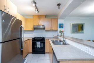 Photo 4: 302 9233 GOVERNMENT Street in Burnaby: Government Road Condo for sale in "SANDLEWOOD" (Burnaby North)  : MLS®# R2692318