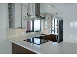 Photo 12: 1601 258 SIXTH Street in New Westminster: Uptown NW Condo for sale in "258 CONDOS" : MLS®# V1099073