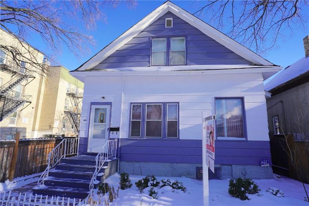 Main Photo: 691 Beverley Street in Winnipeg: West End Residential for sale (5A)  : MLS®# 202300601