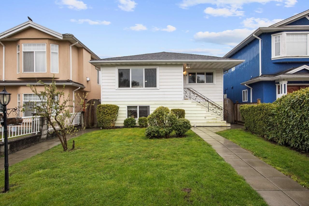 Main Photo: 2564 E 2ND AVENUE in Vancouver: Renfrew VE House for sale (Vancouver East)  : MLS®# R2680479