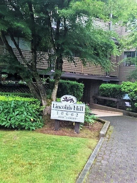 Main Photo: 311 10662 151A Street in Surrey: Guildford Condo for sale in "Lincoln Hill" (North Surrey)  : MLS®# R2081804