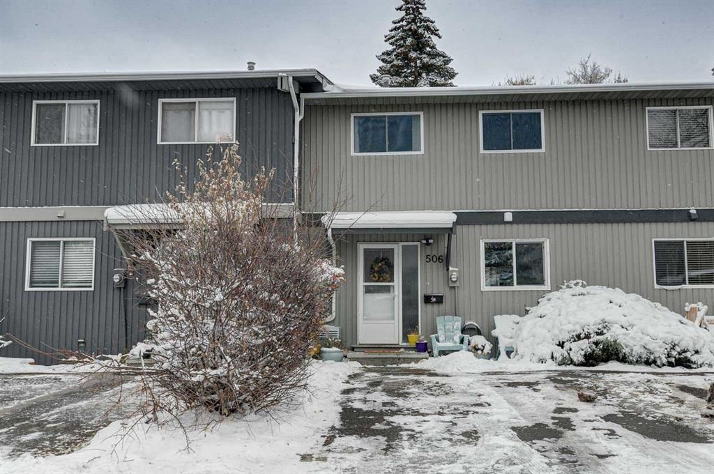 Main Photo: 506 120 Silvercreek Close NW in Calgary: Silver Springs Row/Townhouse for sale : MLS®# A2089140