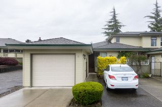 Photo 1: 4 14223 18A Avenue in Surrey: Sunnyside Park Surrey Townhouse for sale in "Sunhill Gardens" (South Surrey White Rock)  : MLS®# R2684086