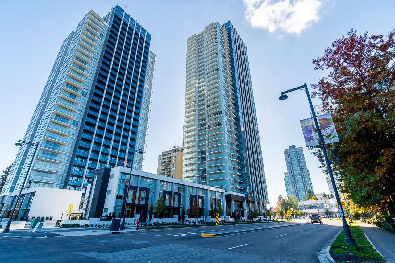 Main Photo: 1109 10448 UNIVERSITY Drive in Surrey: Whalley Condo for sale in "University District - South Tower" (North Surrey)  : MLS®# R2825704