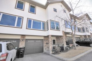 Photo 2: 88 Coachway Gardens SW in Calgary: Coach Hill Row/Townhouse for sale : MLS®# A1205157