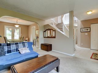 Photo 3: 2438 Valleyview Pl in Sooke: Sk Broomhill House for sale : MLS®# 884193