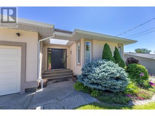 Photo 4: 605 VEDETTE Drive in Penticton: House for sale : MLS®# 10316423
