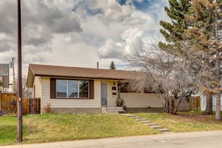 Photo 2: 243 Penswood Way SE in Calgary: Penbrooke Meadows Detached for sale : MLS®# A1215404