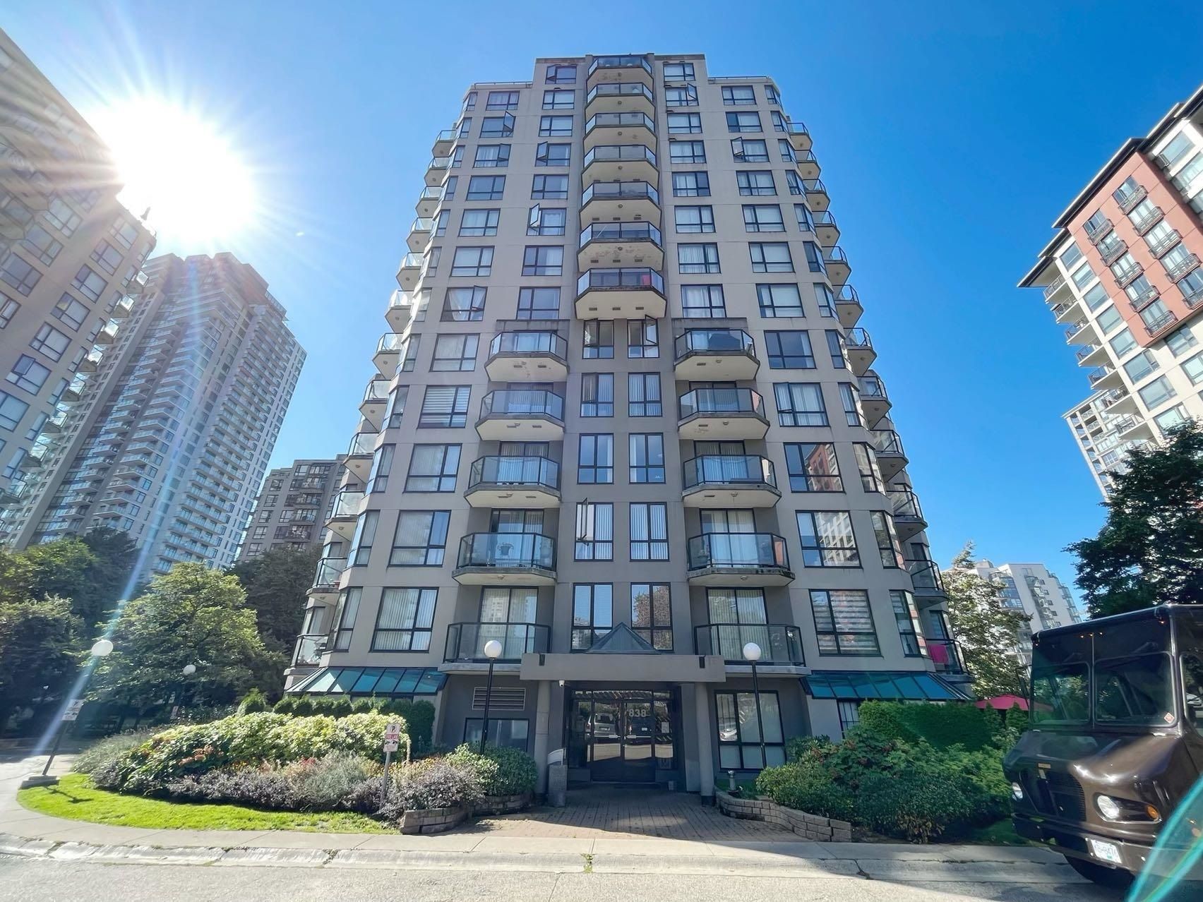 Main Photo: 306 838 AGNES Street in New Westminster: Downtown NW Condo for sale in "Downtown NW" : MLS®# R2817097
