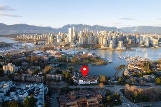 Main Photo: 1216 ISLAND PARK Walk in Vancouver: False Creek Townhouse for sale in "Alder Bay Place" (Vancouver West)  : MLS®# R2681275