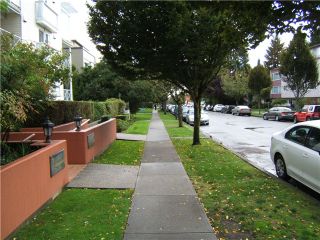 Photo 2: PH6 5788 VINE Street in Vancouver: Kerrisdale Condo for sale in "KERRISDALE" (Vancouver West)  : MLS®# V915130