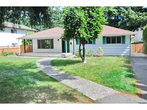Main Photo: 730 Kelly Rd in VICTORIA: Co Hatley Park House for sale (Colwood)  : MLS®# 747327