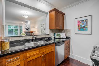 Photo 4: 782 ST. GEORGES Avenue in North Vancouver: Central Lonsdale Townhouse for sale in "St. Georges Row" : MLS®# R2409256